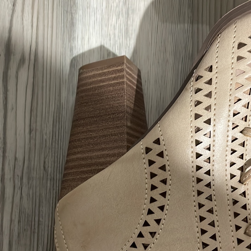 Shoes, Restricted, 8 1/2 - image 3